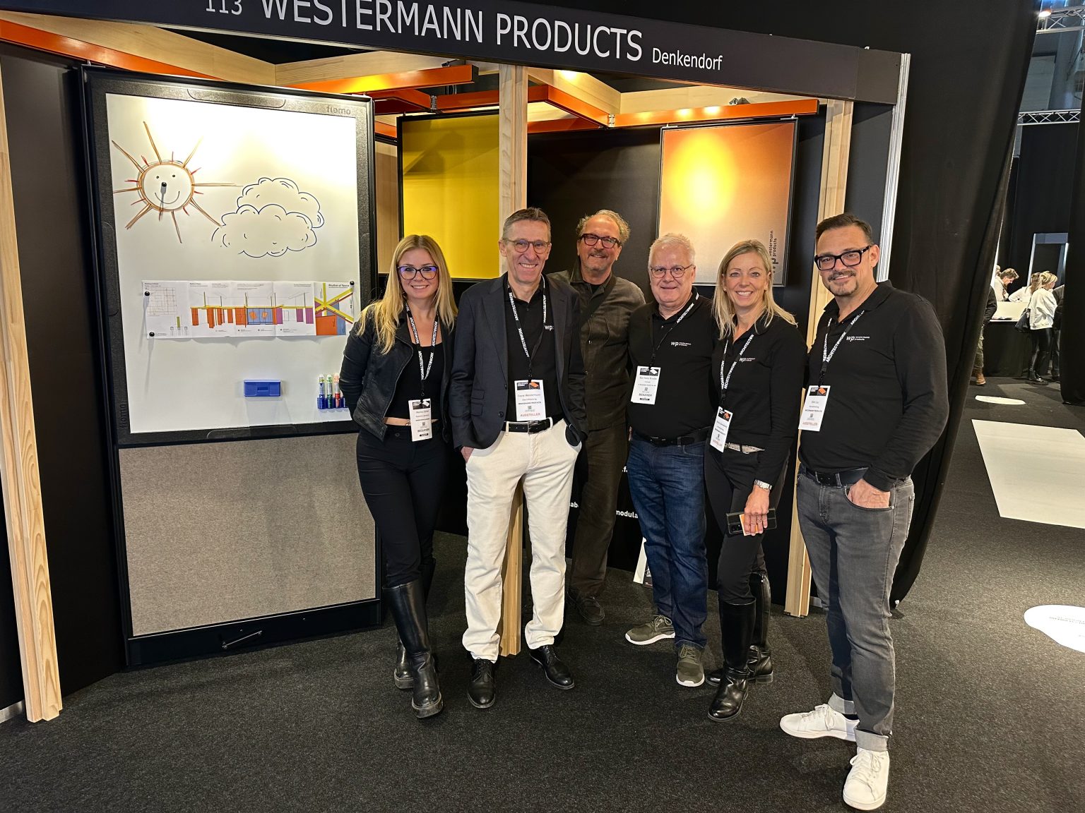 Teamfoto vor dem Westermann Products Stand